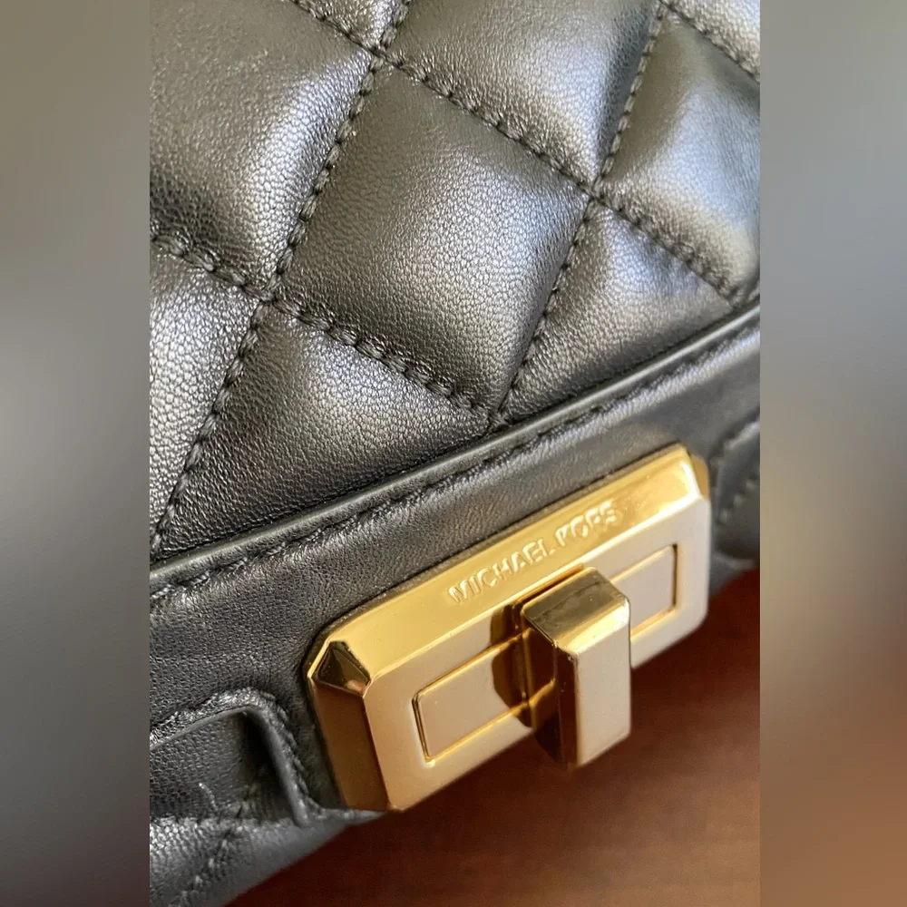MICHAEL KORS HANNAH QUILTED🖤BLACK🖤LEATHER GOLD CHAIN SHOULDER/CROSSBODY🌟EUC🌟 - Picture 9 of 17